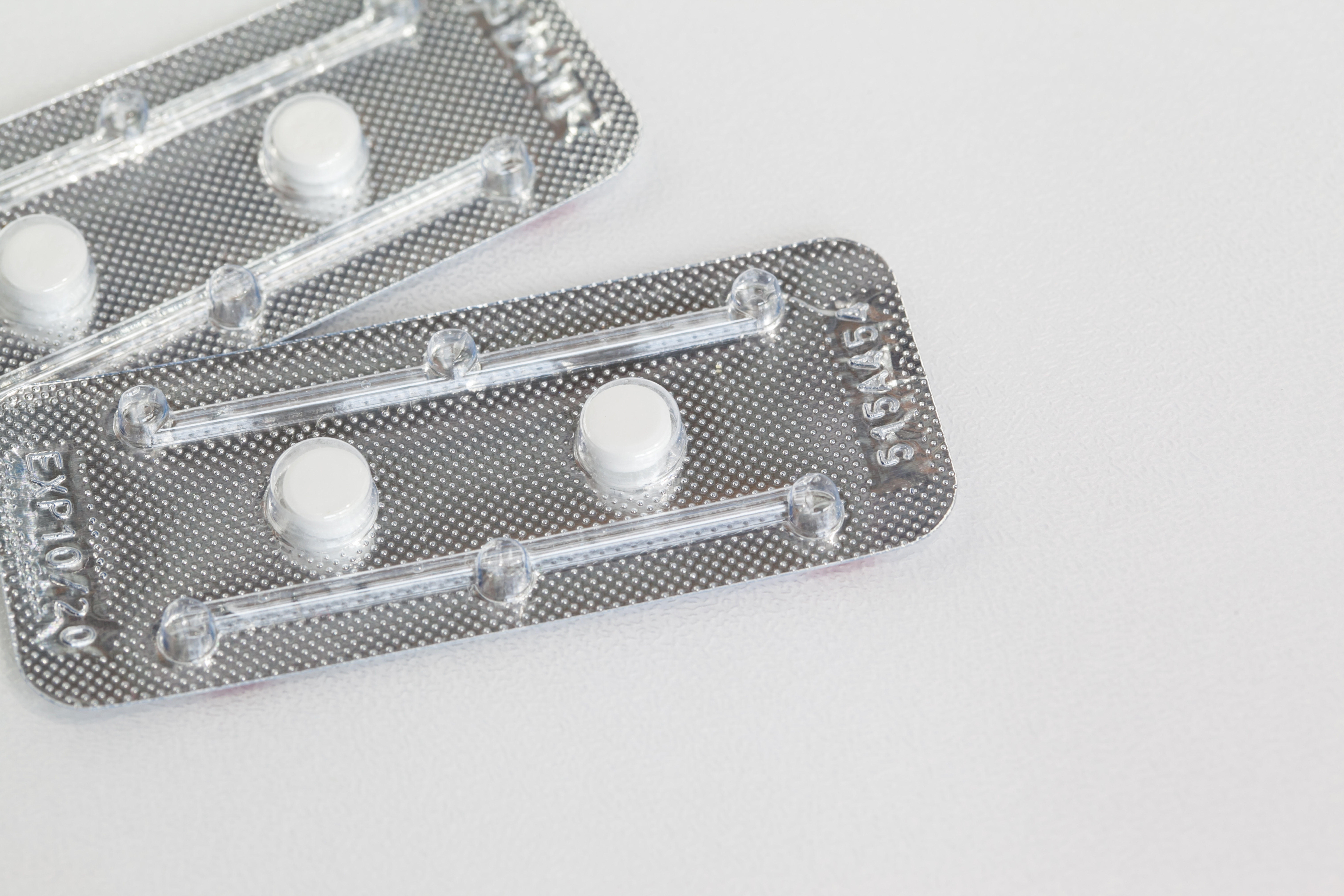 Emergency,Contraceptive,Pills,On,White,Background